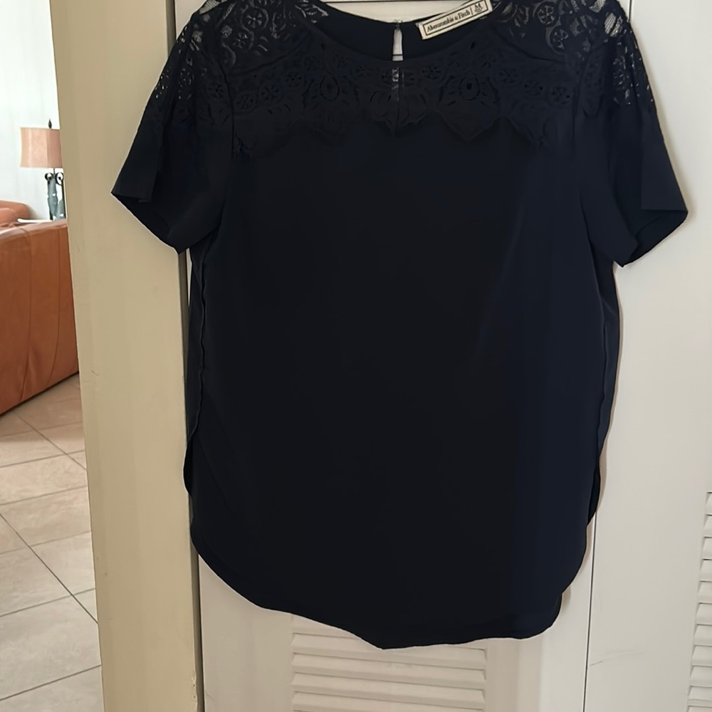 Amberrombie and Fitch short sleeve navy shell